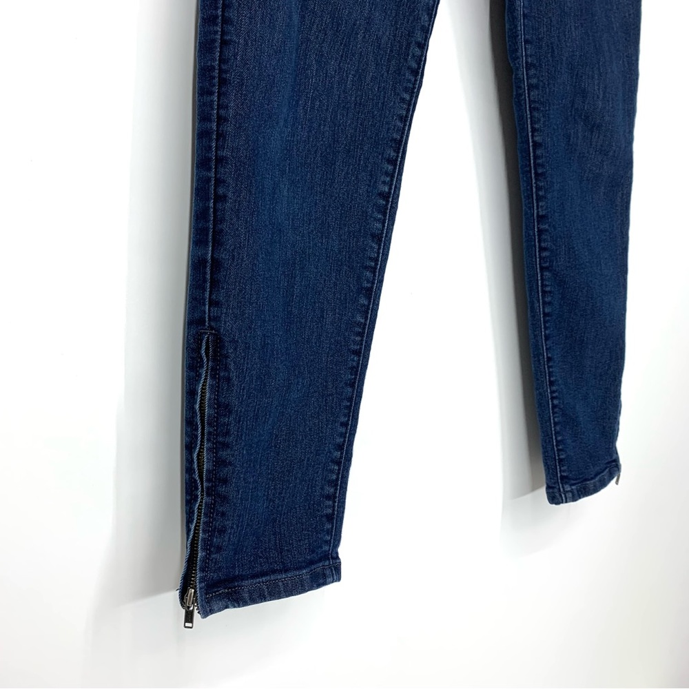 Ann Taylor LOFT Dark Wash Curvy Skinny Ankle Jeans With Side Zipper Detail - Picture 4 of 16